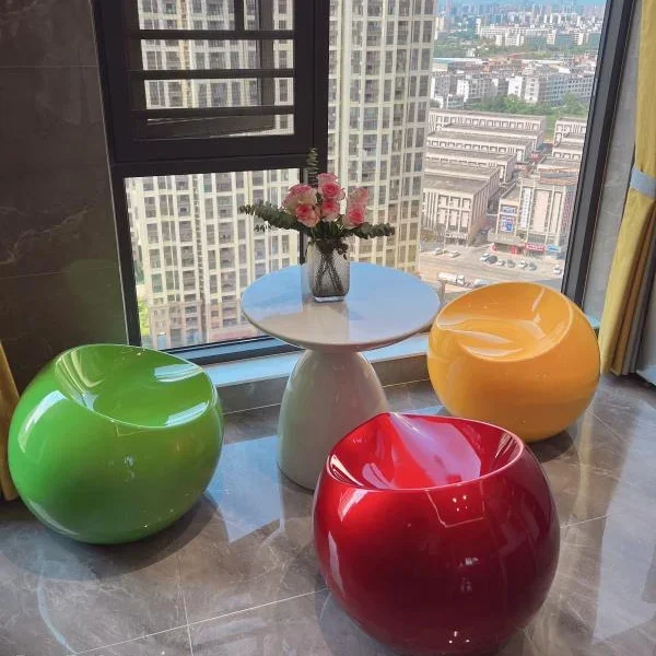 Creative Shoe-changing Stool for Living Room, Fashionable Fiberglass Apple Stool, Simple Art Special-shaped Low Stool