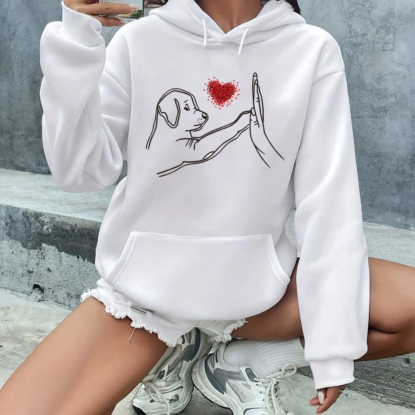 Women's autumn and winter warm loose casual and dog high five pattern printed suede long sleeved hooded sweatshirt