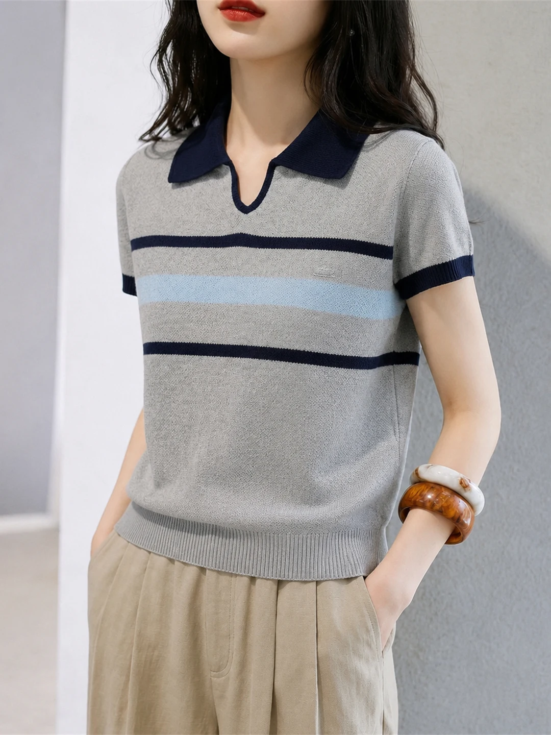 

Summer 2026 Ice Silk Knitted Neck Sweater Women's Korean Style Commute College Style Color Block Design Short Sleeve
