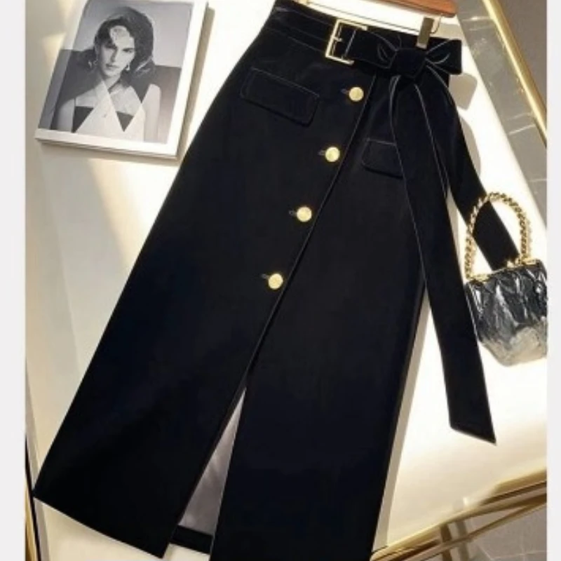 Ropa de temperamento de otoño e invierno de alto nivel de apariencia, un conjunto de traje de falda de suéter fino para mujer, nuevo viento ligero y maduro