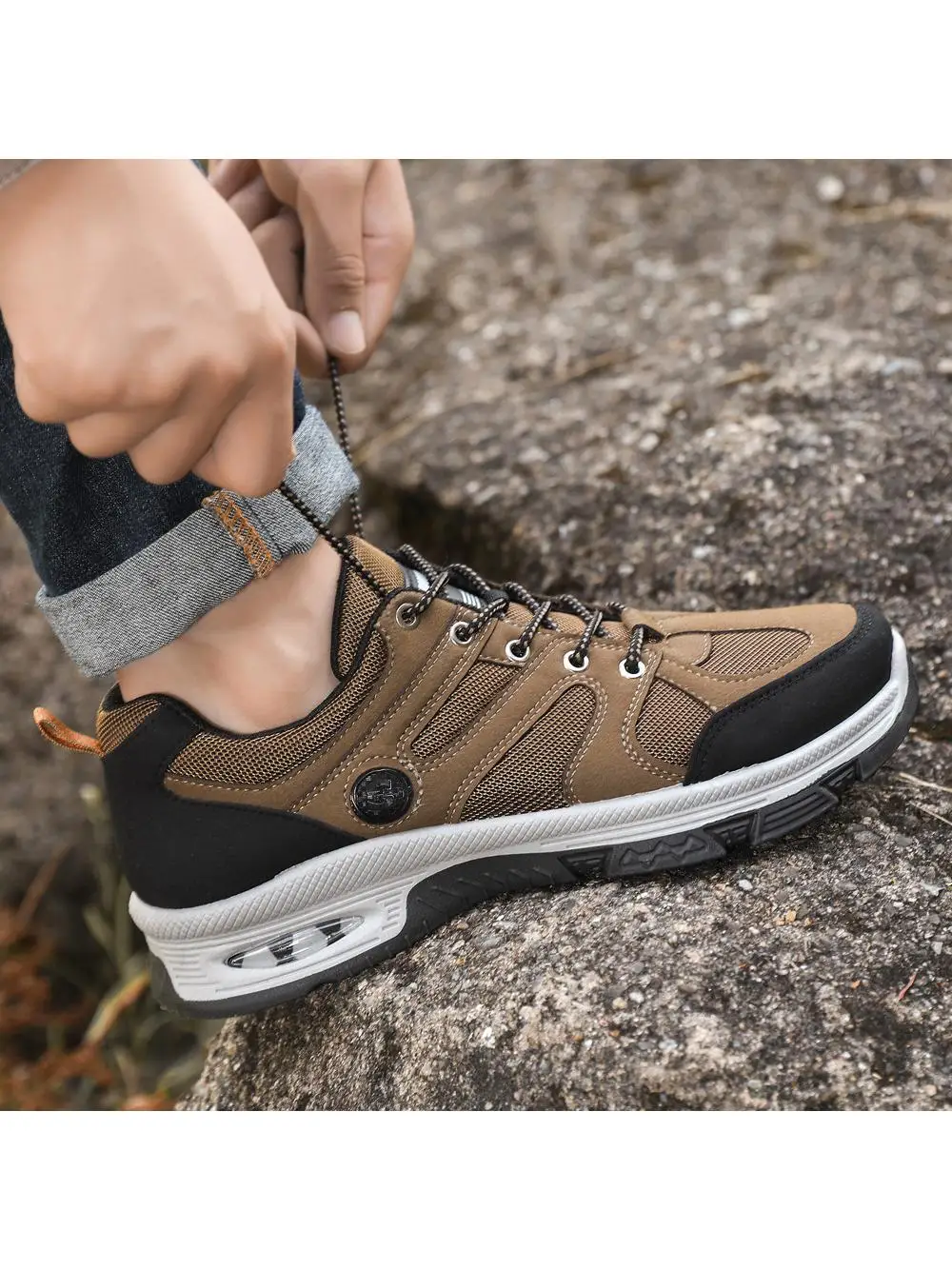 

Low-Top Men's Casual Shoes Korean Style Outdoor Climbing Workwear Lace-Up Breathable round Toe Fashionable New Model