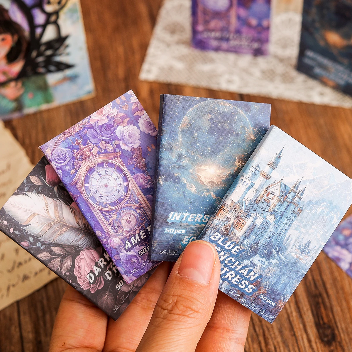 50 vellen per boek met prachtige illustratiematerialen, verschillende themapatronen, DIY plakboekplanner decoratiebenodigdheden