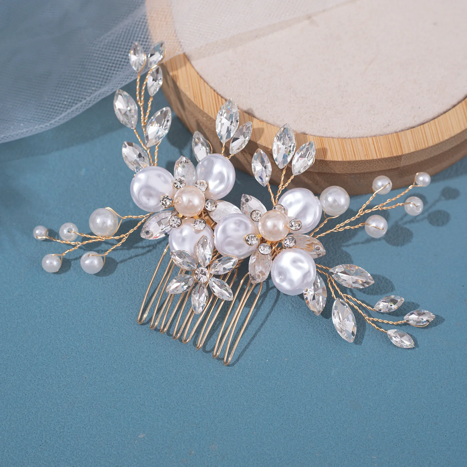 Wedding Crystal Pearls Hair Combs Handmade Hair Jewelry Bridal Headpiece Girls Headdress Women Hairpins Elegant Women Tiara image 3