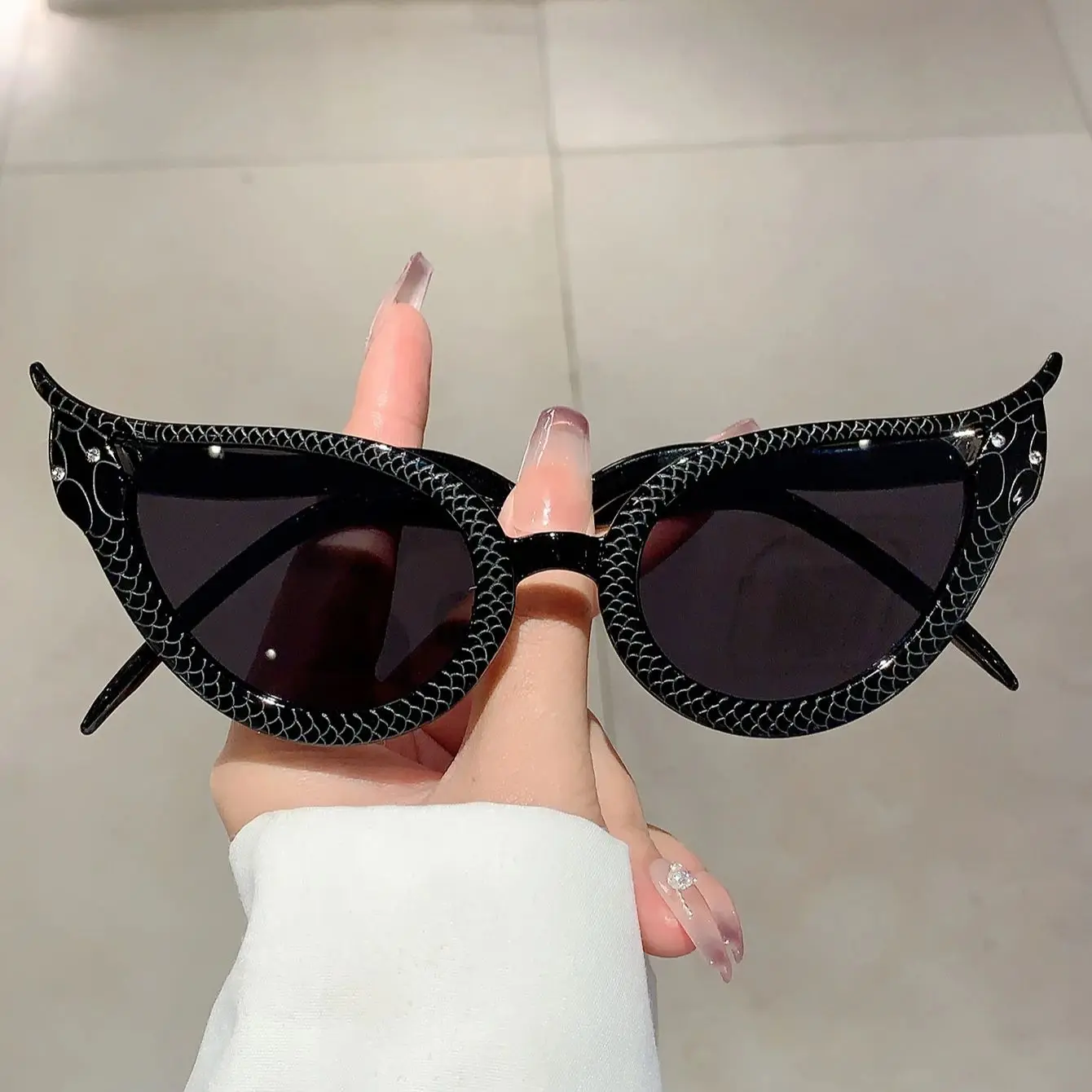 KAMMPT New Cat Eye Sunglasses Fashion Vintage Snake Shaped Frame Multicolor for Women Stylish Trendy Brand Design Shade Eyewear