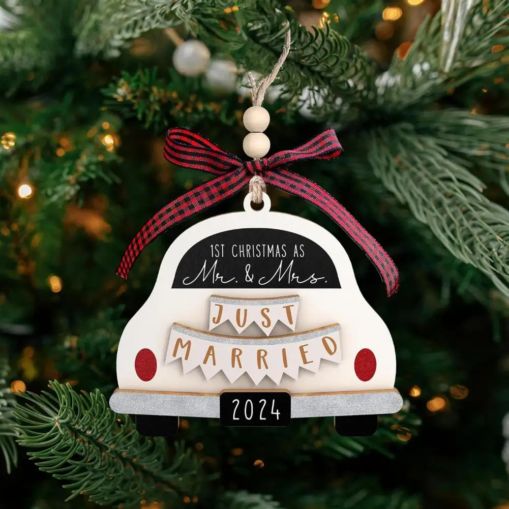 First Christmas Married Ornament Wooden Hanging Car/House Decoration Mr. And Mrs. Gift for Newlywed Bride adornos navideños