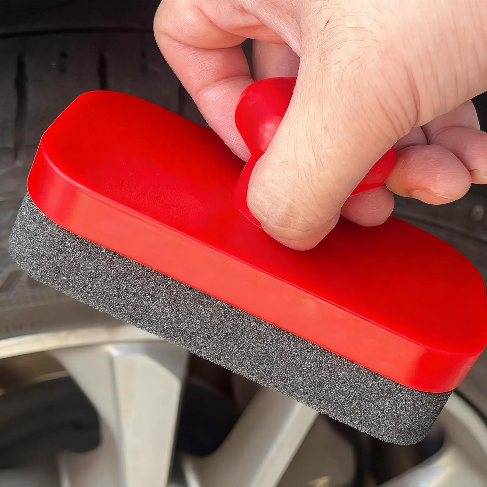 Red Tire Dressing Applicator Tire Sponge With Lid Reusable Brush Car Wheel Polishing Waxing Tire Sponge Brush For Exterior Wash