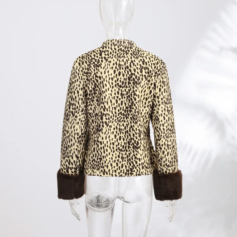 2026 Herbst Winter Sexy Leoparden-Fell-Patchwork-Jacke Damen Schick Langarm Bedruckt Schmal Geschnitten O-Ausschnitt Knopf-Mäntel Damen Oberbekleidung Neu – Detail 8