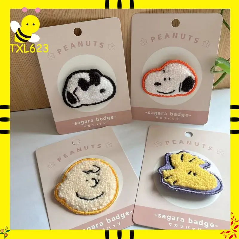 

Новая брошь Снупи с вышивкой из синели, милый значок Уудсток, булавка для лацкана, аксессуар для сумки, шляпы, одежды, брошь Баджи, подарок