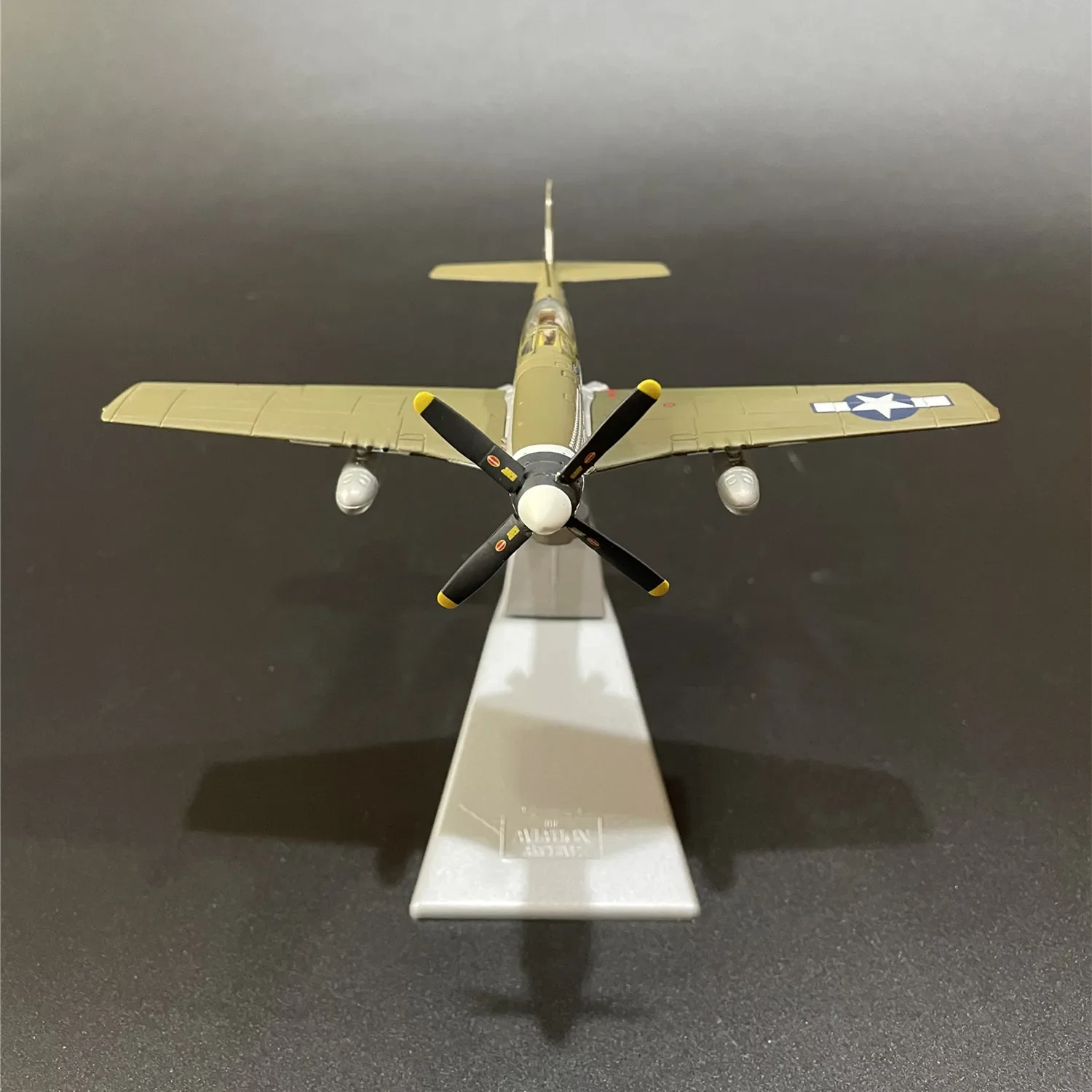 Diecast scale 1/72 AA27706 P-51D Fighter Static Placement Finished Product Simulation Collection Model Toy Gift Exhibition