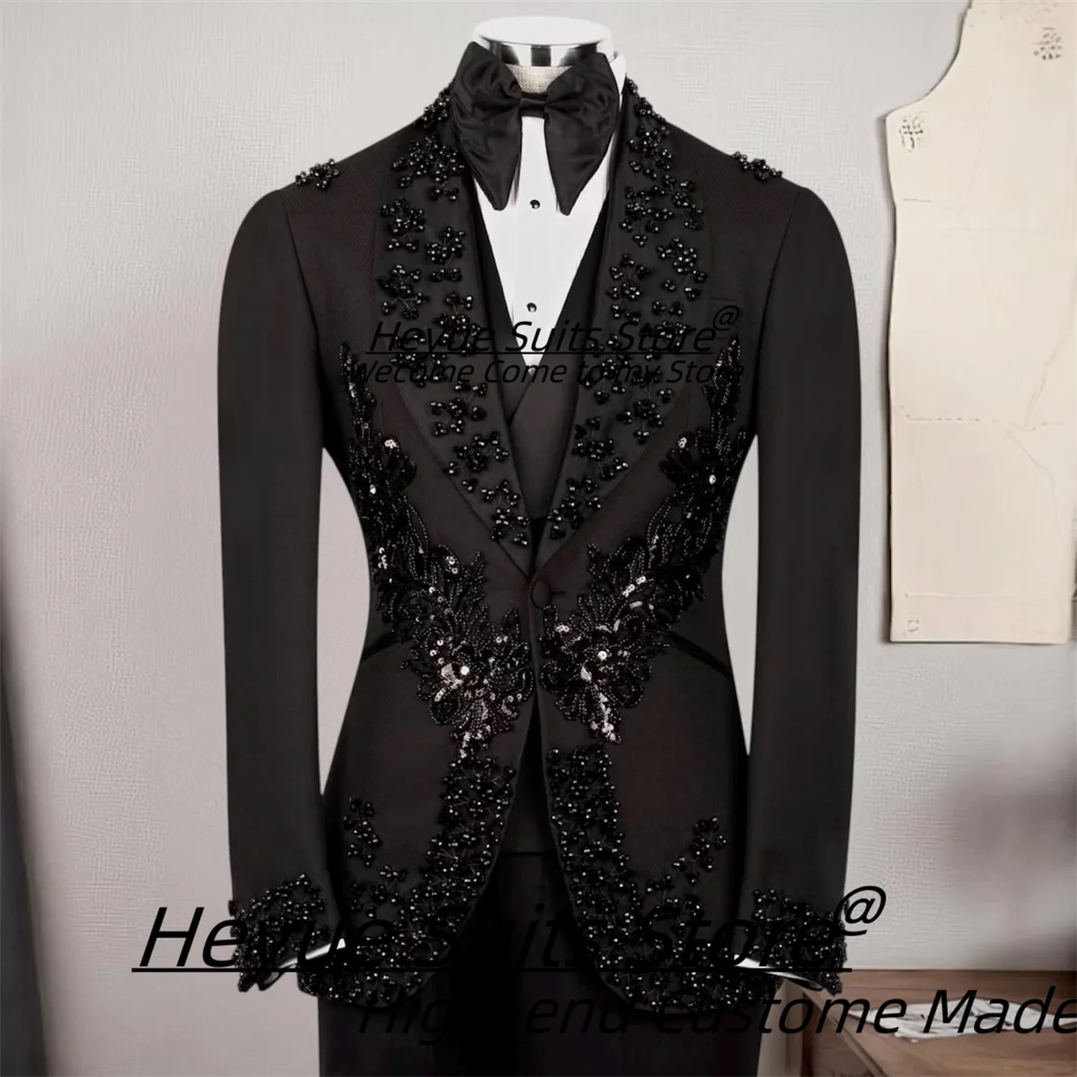 

Luxuly Black Gorgeous diamonds Men Suits Customized Slim Fit Shawl Lapel Groom Wedding Tuxedos 3 Pieces Sets Male Prom Blazers