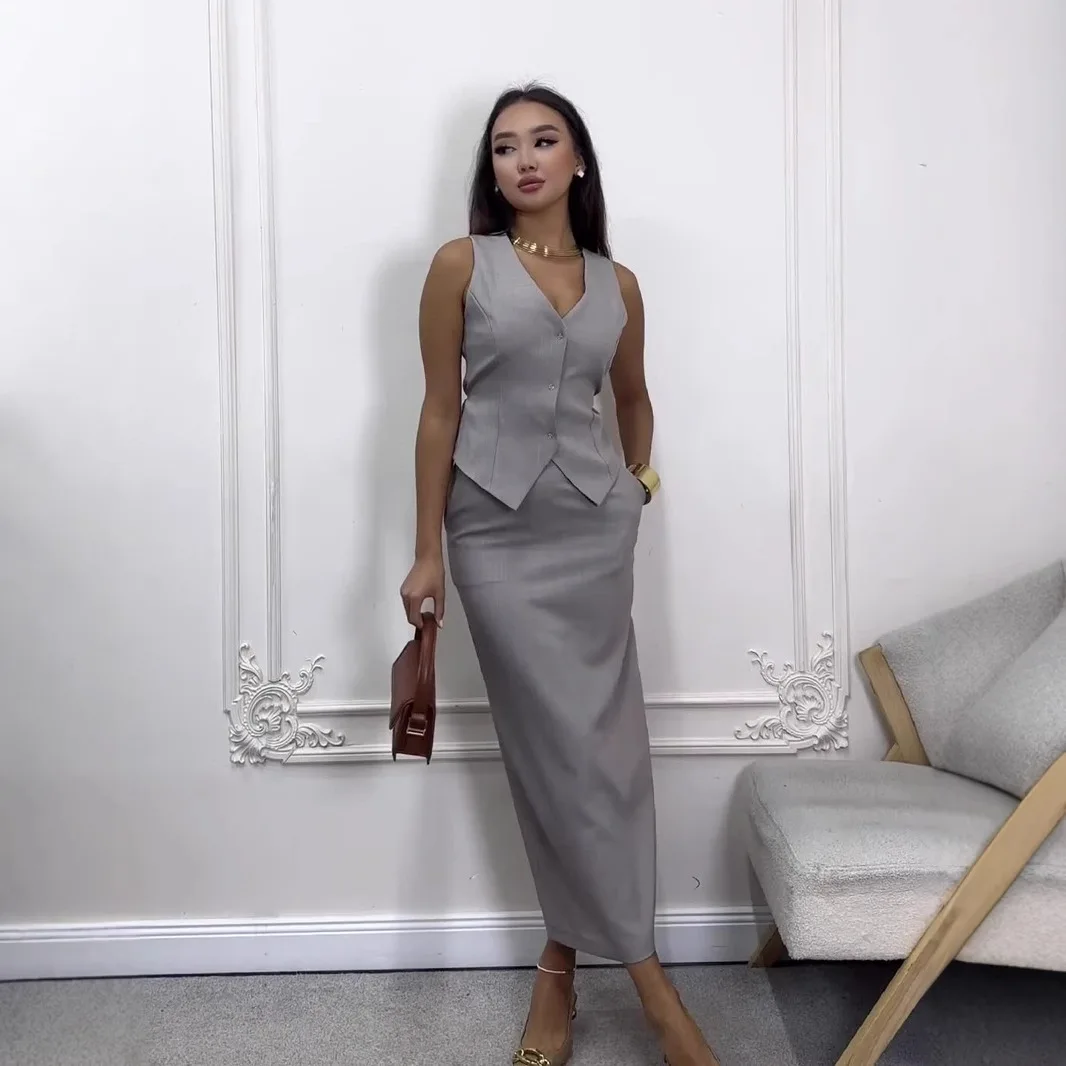 Summer outfit paired with a complete set of vest solid color simple loose lightweight sleeveless skirt two-piece set