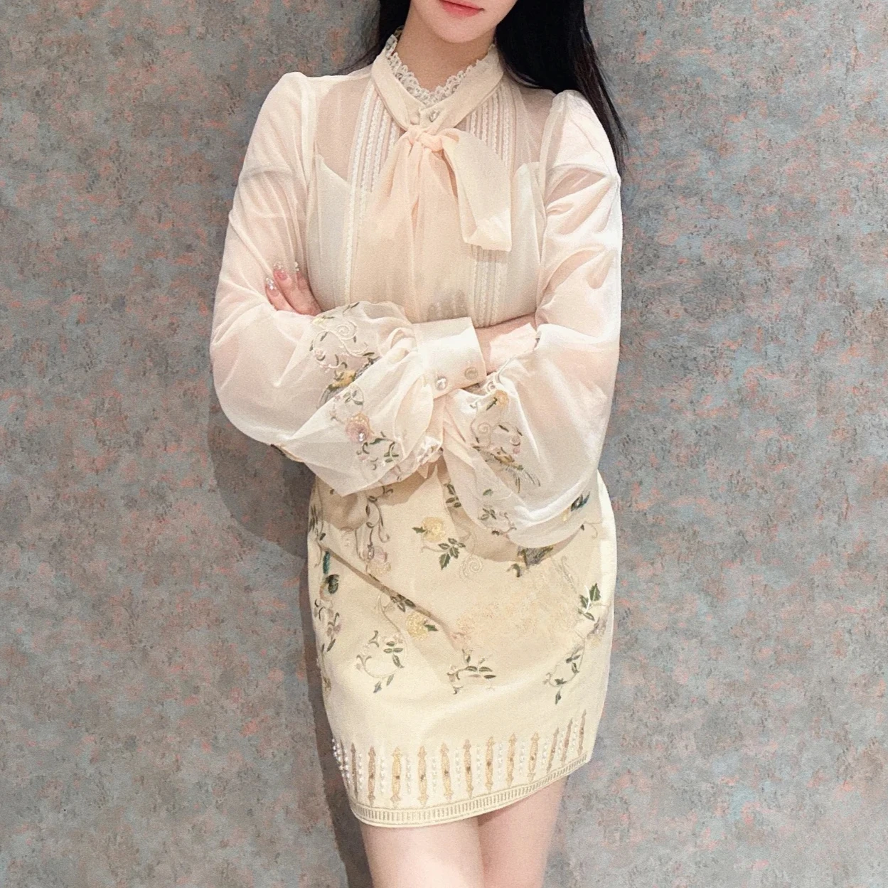 

Apricot Floral Embroidery Long Sleeve Tops and Skirts Lady Elegant Vintage Streetwear 2 Piece Sets Women Party Skirt Set Chic