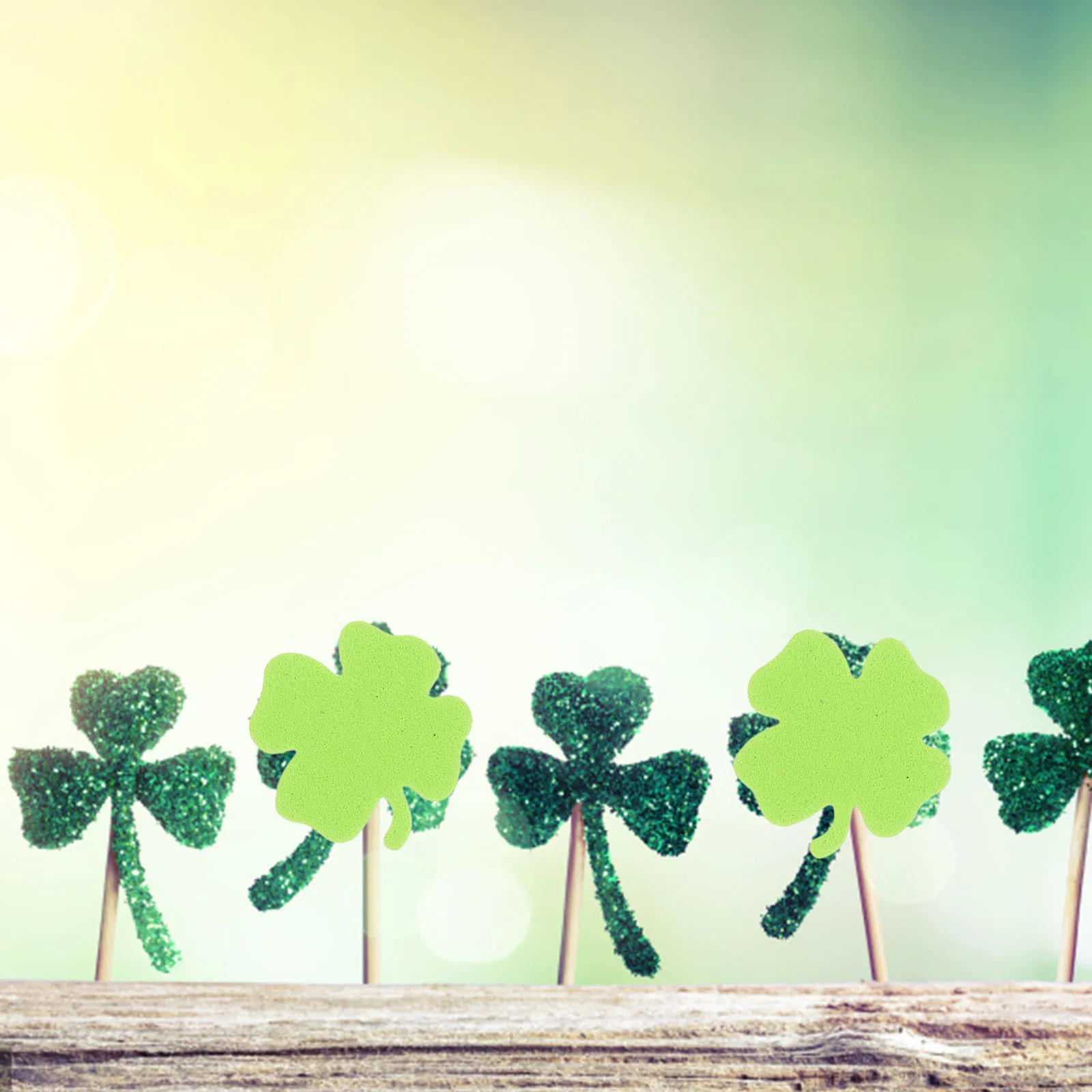 

500Pcs St Patrick's Day Shamrock Stickers Self-Adhesive Decorative Party Supplies DIY Decor St Patrick's Day Stickers