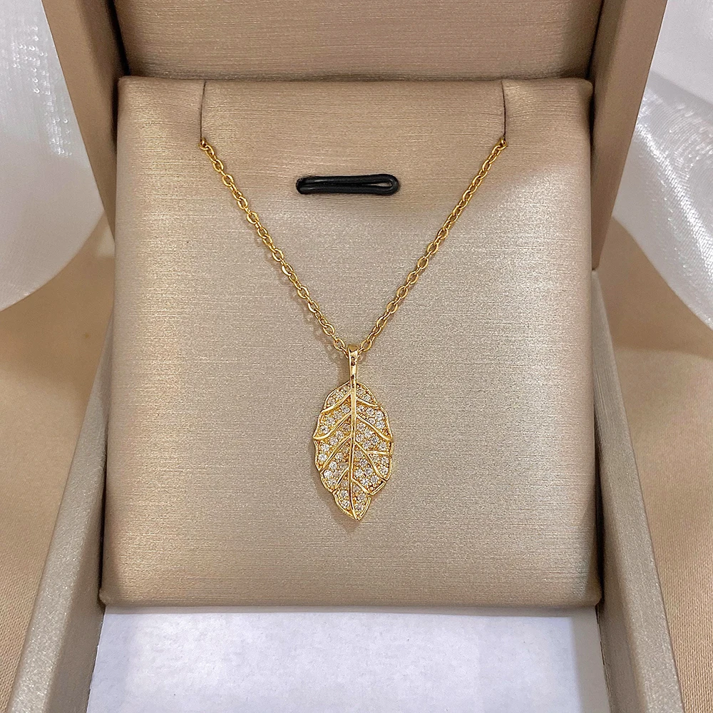 Fashion Chic Rhinestone Leaves Pendant Golden Chain Stainless Steel Necklaces for Women Temperament Jewelry Gift