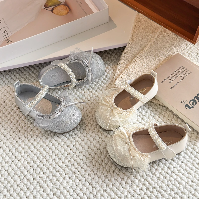 新しい子供用革靴スパンコールレースパールトリムプリンセスシューズ女の子のためのウェディングパーティーエレガントな子供バレエドレスフラットシューズ