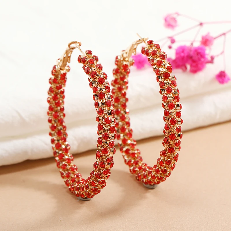 2 PCS fashionable and minimalist design, with a sense of slimming circles and exaggerated earrings. Cross border European and Am