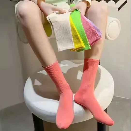 Kaos Kaki Wanita Katun Longgar Musim Gugur Musim Dingin Rajutan Warna Solid Panjang Hitam Pink Korea Jepang Pelajar Perempuan