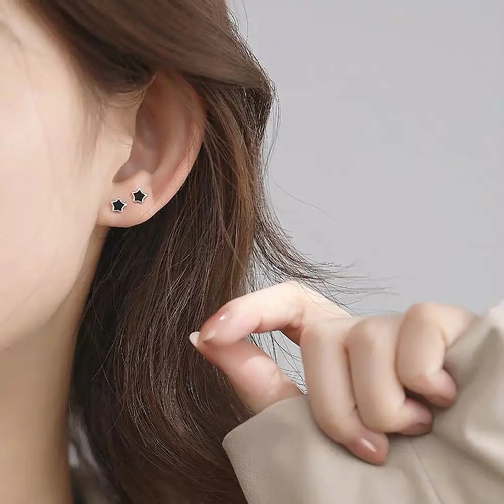 Temperament Personality Handsome Cool Black Geometric Female Heart Earrings Dripping Oil Korean Style Ear Stud Fashion Jewelry