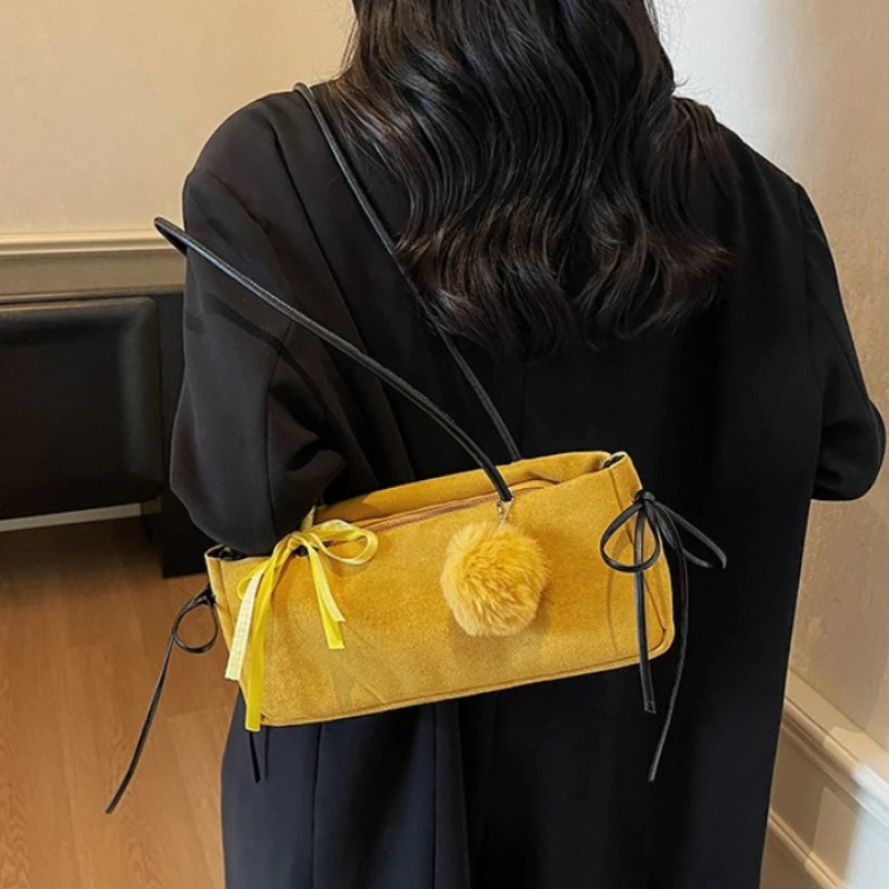 

Fashion Solid Color Faux Suede Square Youth Shoulder Bags for Women 2026 High Quality Trendy Sense of Luxury Portable Handbags