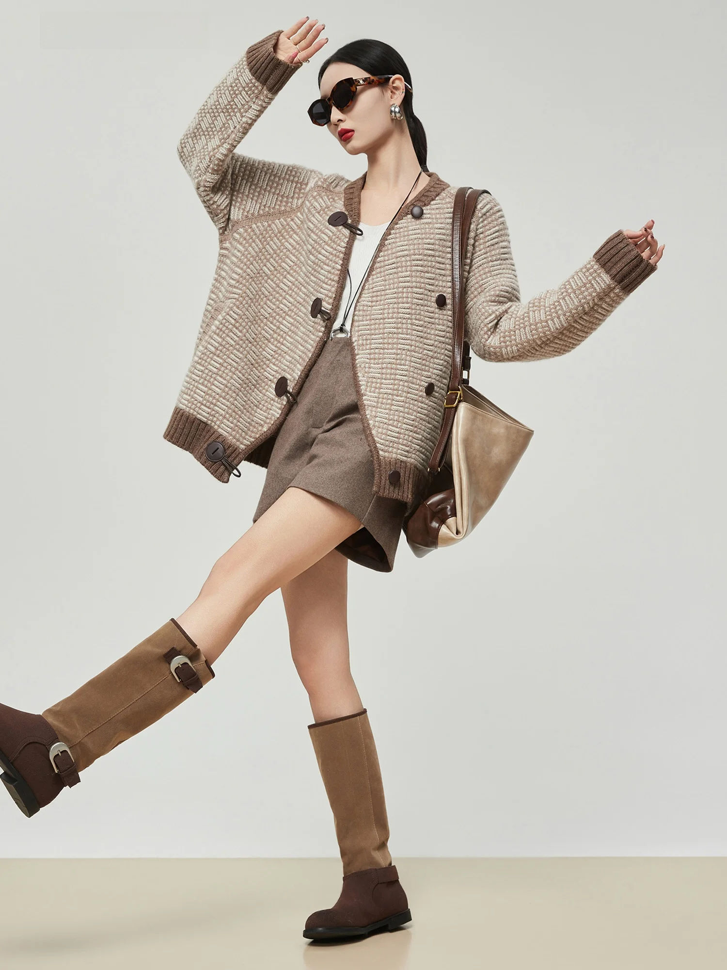 

Вязаный кардиган в стиле ретро с узором в клетку и пуговицами-дугами, кофейного цвета, женский, модный, удлиненный, осенний...