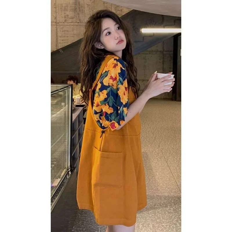 

Модный новый комплект из двух предметов: свободная футболка и шикарный зимний костюм для женщин, идеально подходящий для женщин среднего возраста.