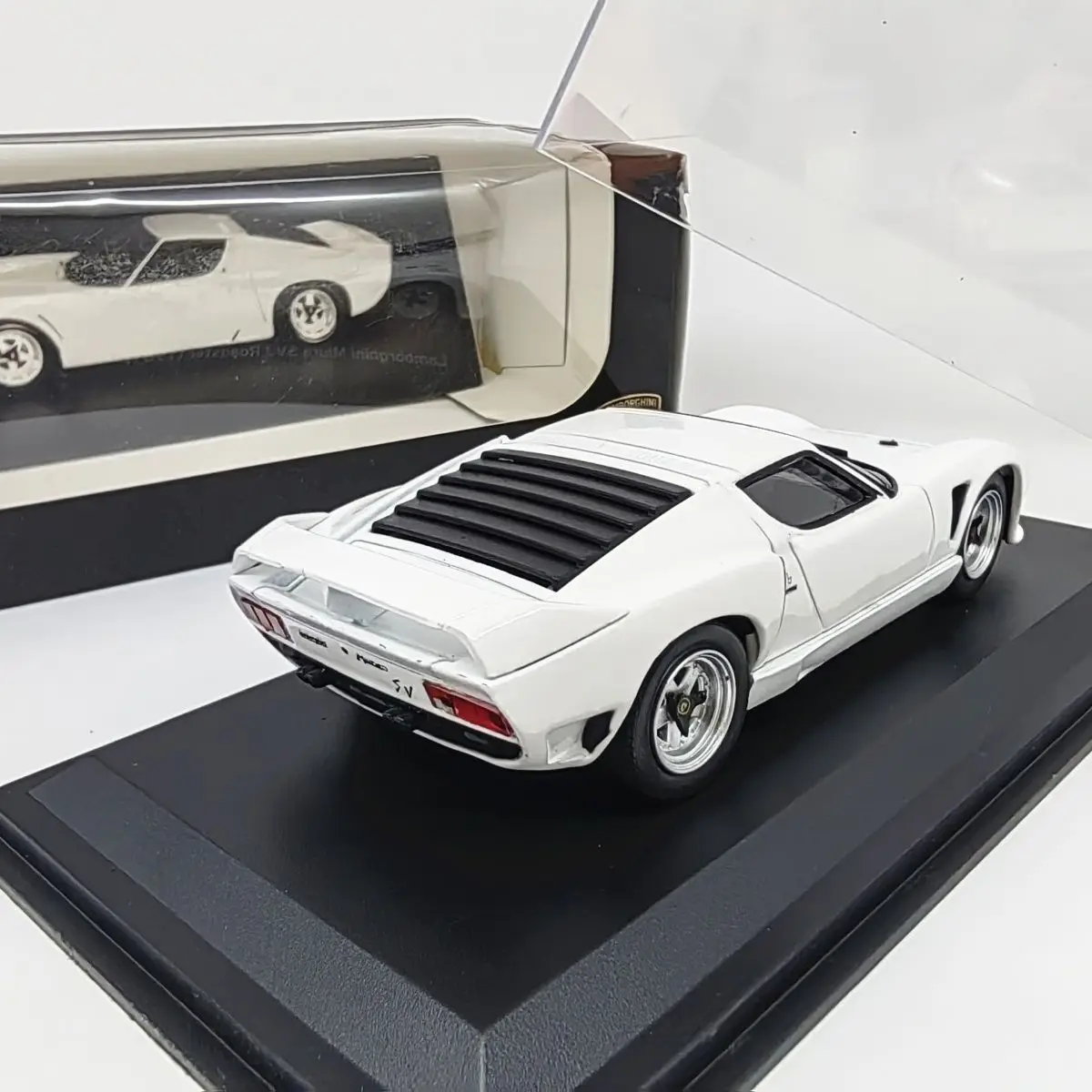 다이캐스트 1/43 스케일 람보르기니 누라 미우라 SVJ 로드스터 1981 합금 시뮬레이션 자동차 모델 소장 장난감 선물 기념품 디스플레이