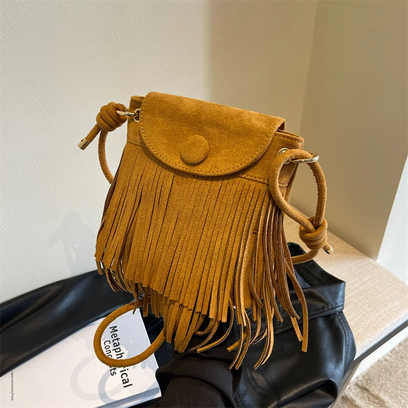 Hot Selling Bohemian Style Tassel Women\'s Shoulder Bag Retro Suede Frosted Crossbody Bag Fashionable Versatile Commuting Bag