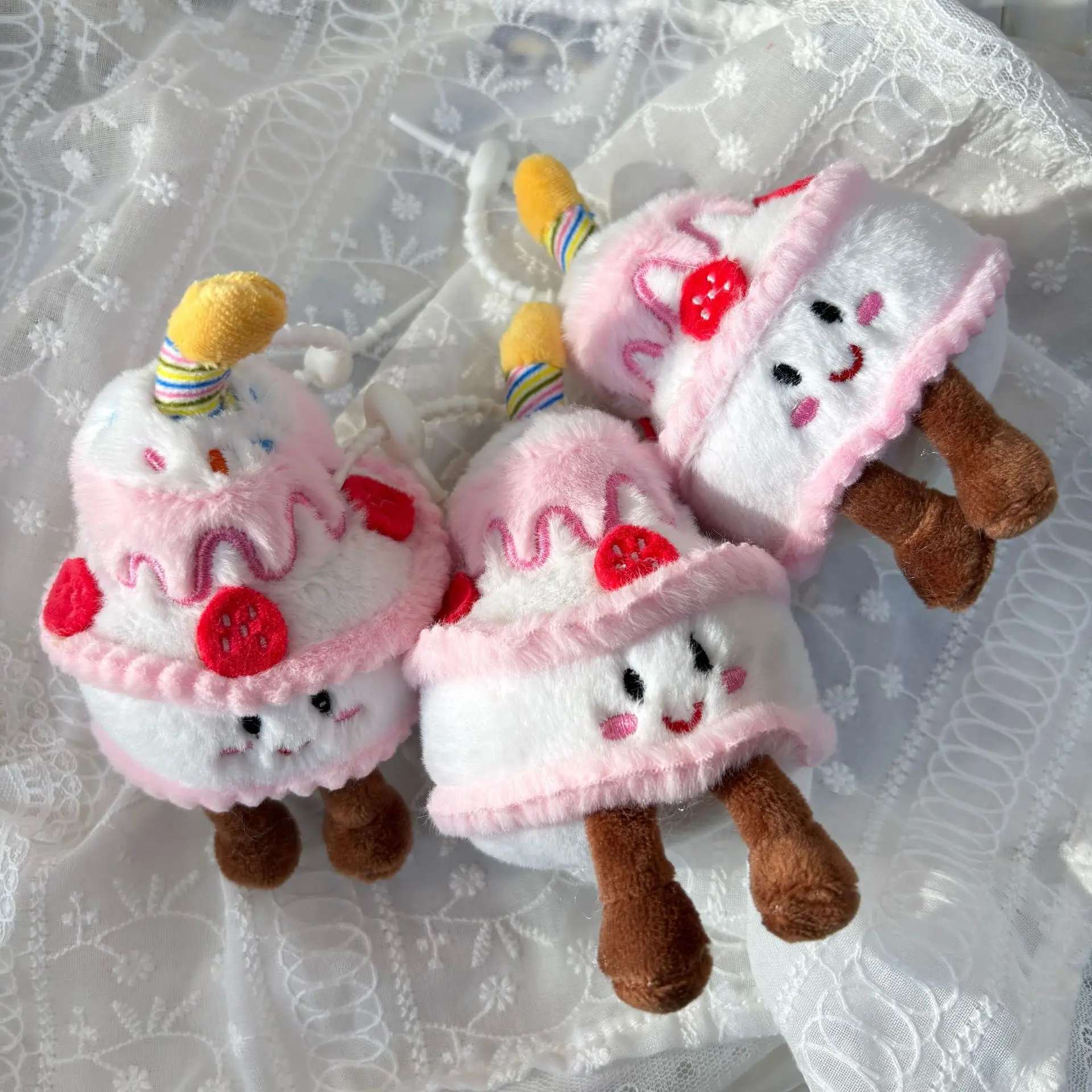 ตุ๊กตาขนมหวานน่ารักเหมือนจริง ตุ๊กตาเค้กสตรอว์เบอร์รี ตุ๊กตาพวงกุญแจ ของเล่นจำลองขนมหวาน ตุ๊กตาตกแต่งกระเป๋า ของขวัญ