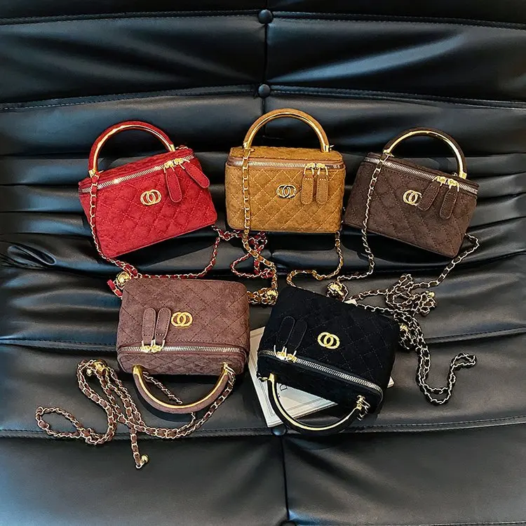 

2025 Autumn Winter Quilted Chain Bag, Women's Luxe Commuter Shoulder Purse, Day to Night Crossbody, Casual Sling Bag, Minimalist