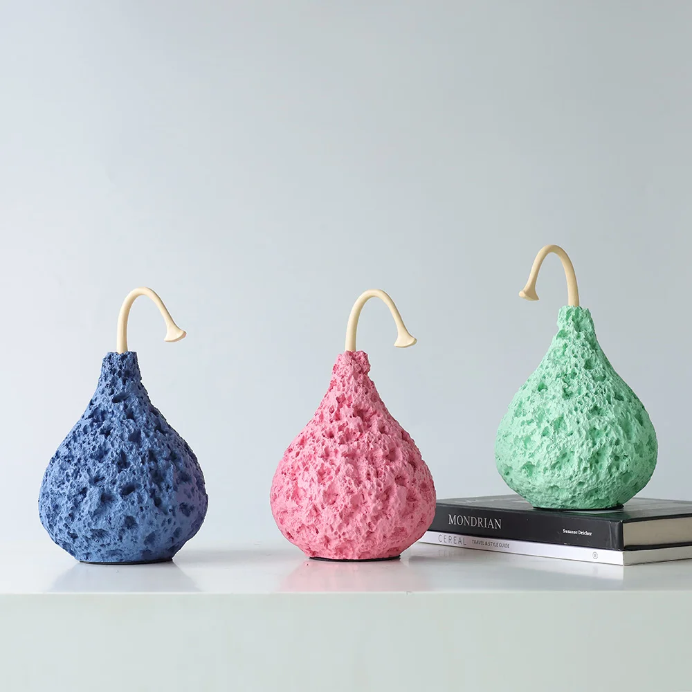 

Modern Italian Minimalist Multi-color Resin Handmade Eco-friendly Perforated Pear Ornament Creative Fruit Home Decoration