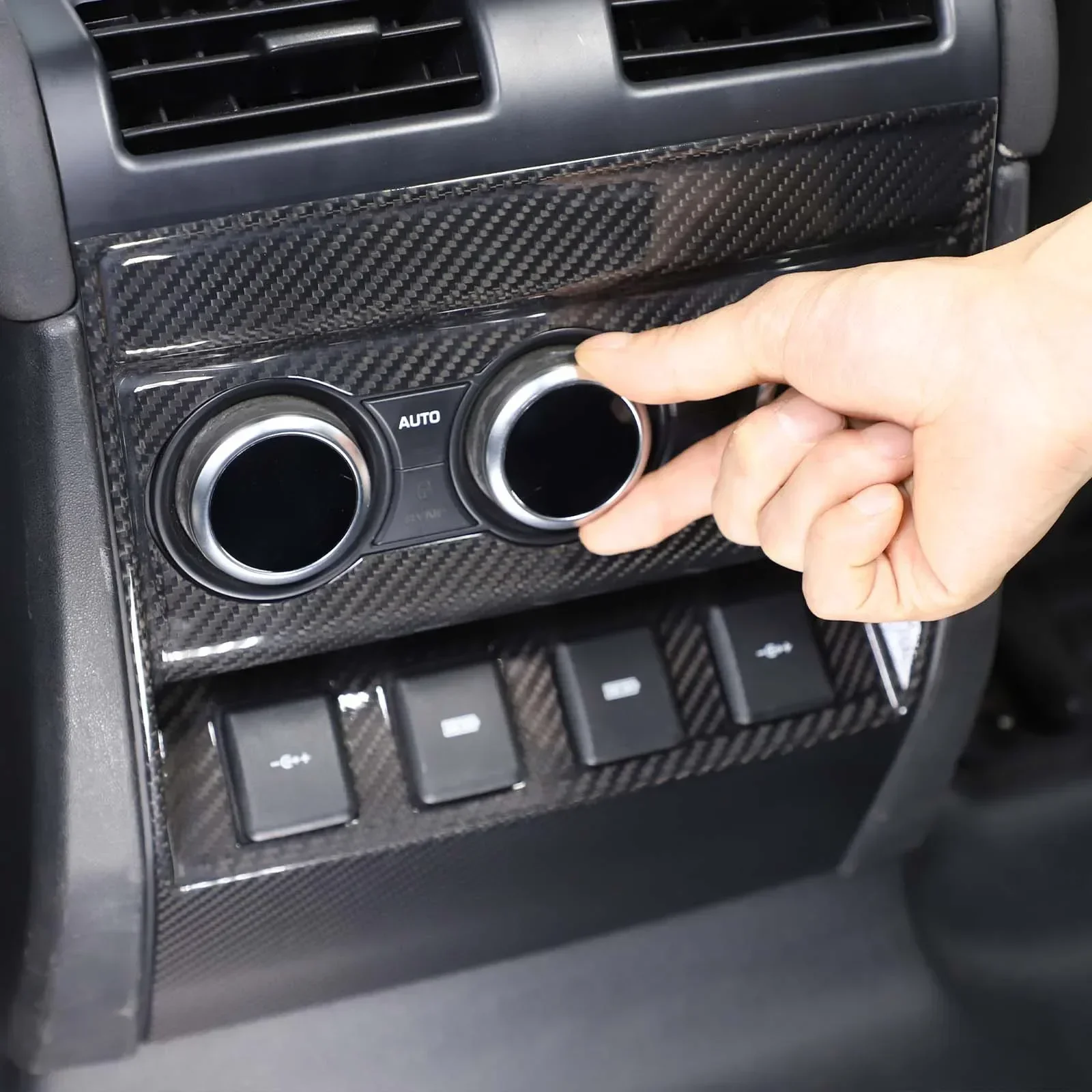 

Для Land Rover Defender 110 2020-2023: накладка на задний подлокотник из настоящего карбона, защита от ударов, аксессуар для интерьера автомобиля