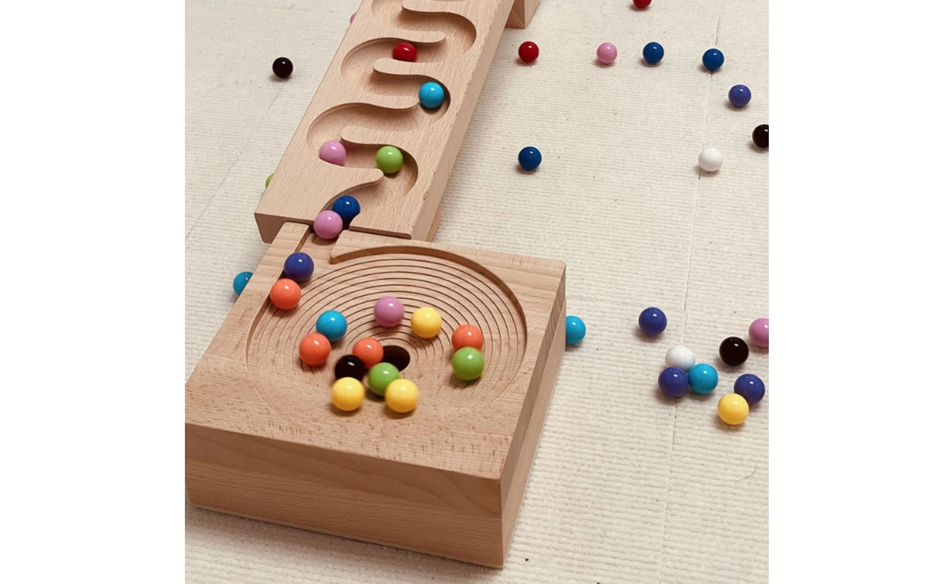 Marble Run with Wooden Blocks Stem Wooden Marble Run Set Learning Eco-Friendly for Preschoolers, Child-Centered School, Playroom