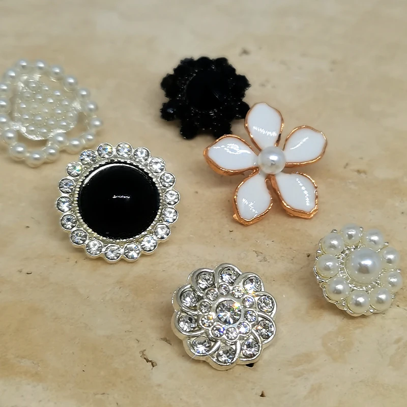 Mini Luxury Rhinestone Pearl Decor Buttons Of Clothing Black White Heart Flower Round Design Fashion Button For Women Shirt DIY