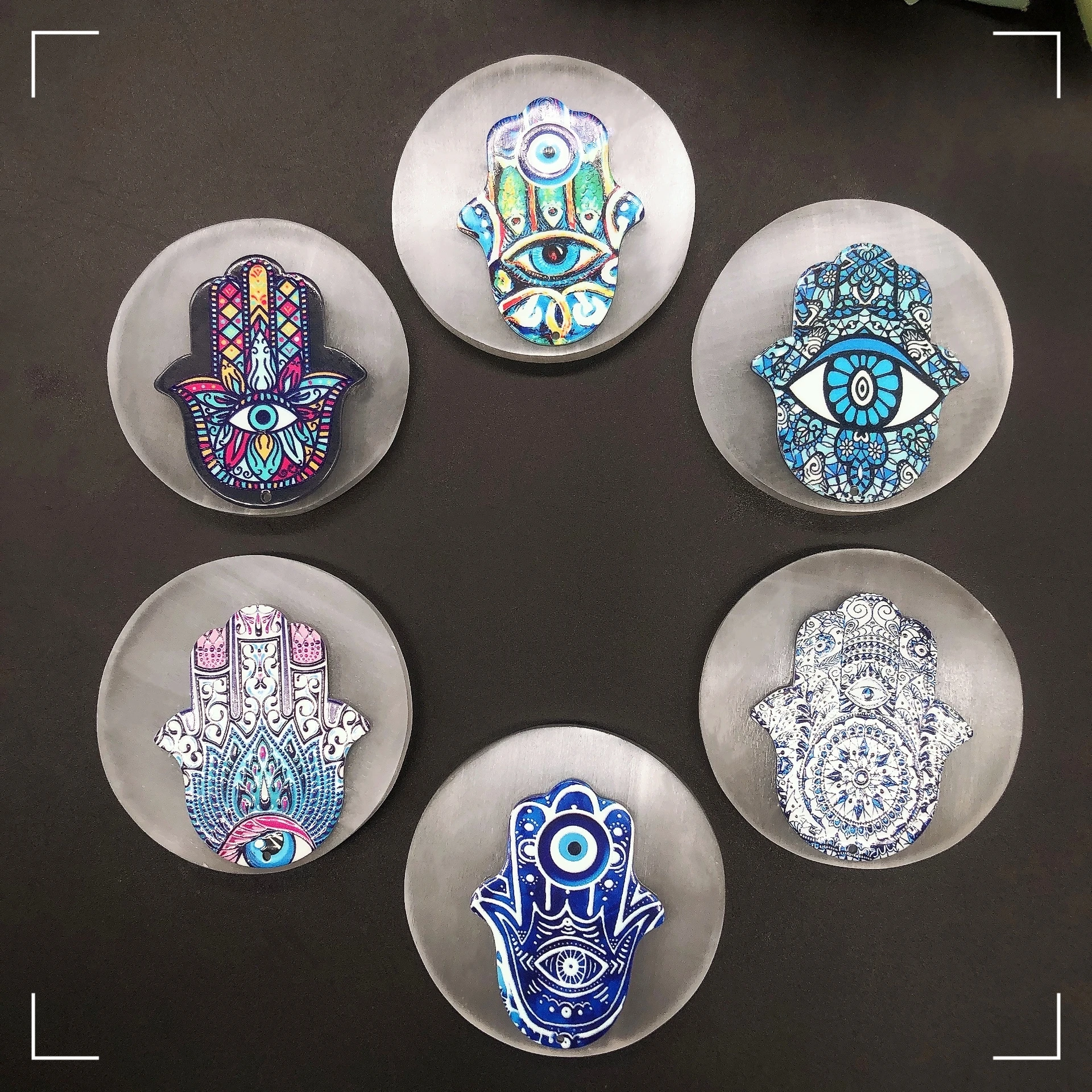 

60MM Natural Crystal Selenite Chakras Evil Eye White Gypsum Slice Hamsa Hand Desk Ornament Table Decoration Home Decoration Gift