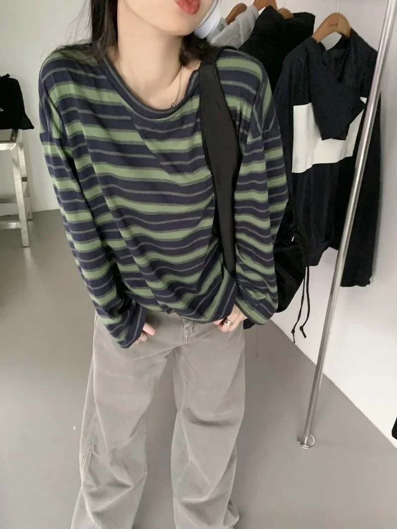 Neues Herbst-Winter-Damen-T-Shirt mit Streifenmuster, Rundhalsausschnitt und langen Ärmeln, lockeres, schmales Oberteil für Mädchen, Studentinnen, Damen, lässiges Basic-Shirt, Teenager-Sportshirt. – Detail 4