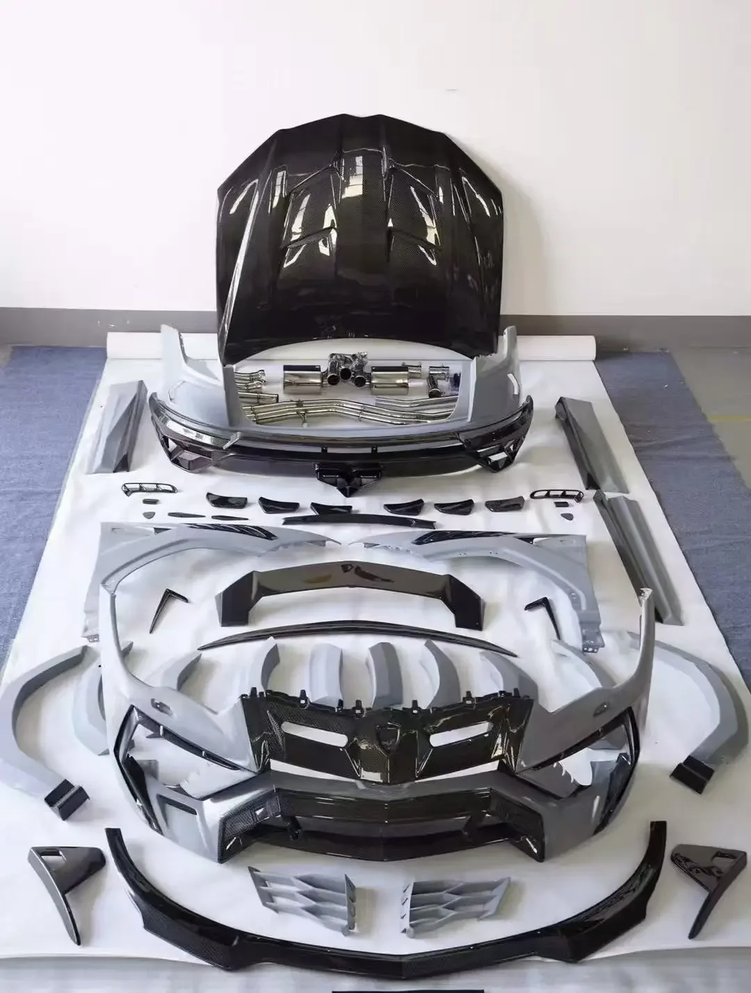 

2018-2022 for Urus Dry Carbon Front Bumper Body Kit New Bolt-On Universal Fitment Car Modification Parts