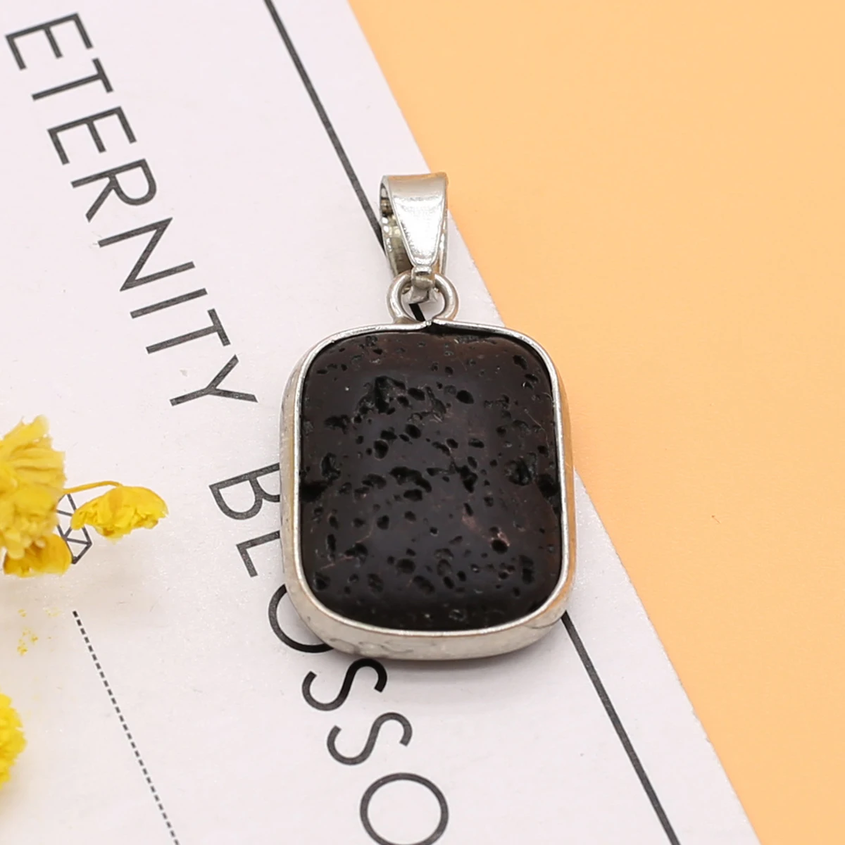 متعددة الشكل الحجر الطبيعي الصخور المعدنية الصخور البركانية السوداء عالية الجودة قلادة صنع قلادة يدوية مجوهرات هدية