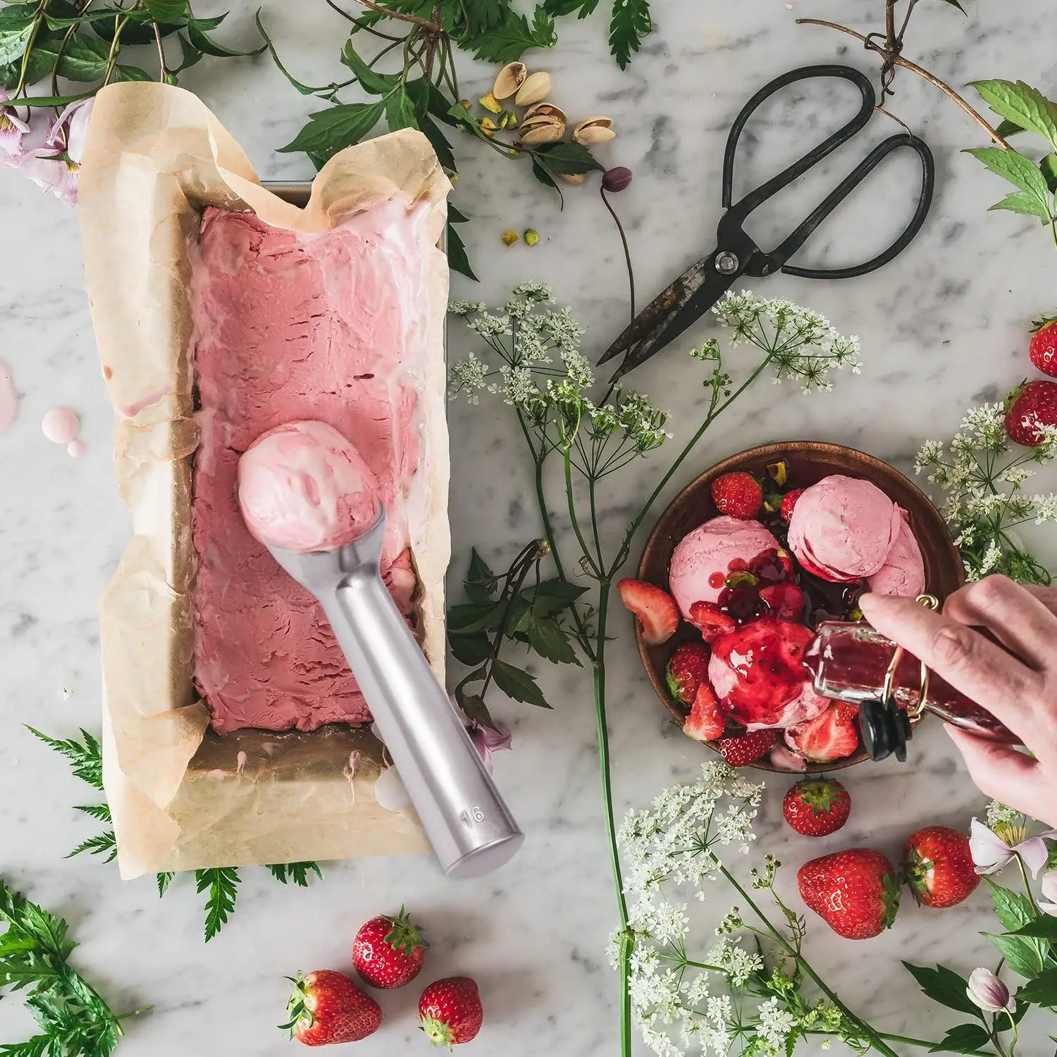 Self-Melting Ice Cream Scoop, One-Piece Stainless Steel Scooper, Perfect Gift for Friends, Kitchen Tool view 4