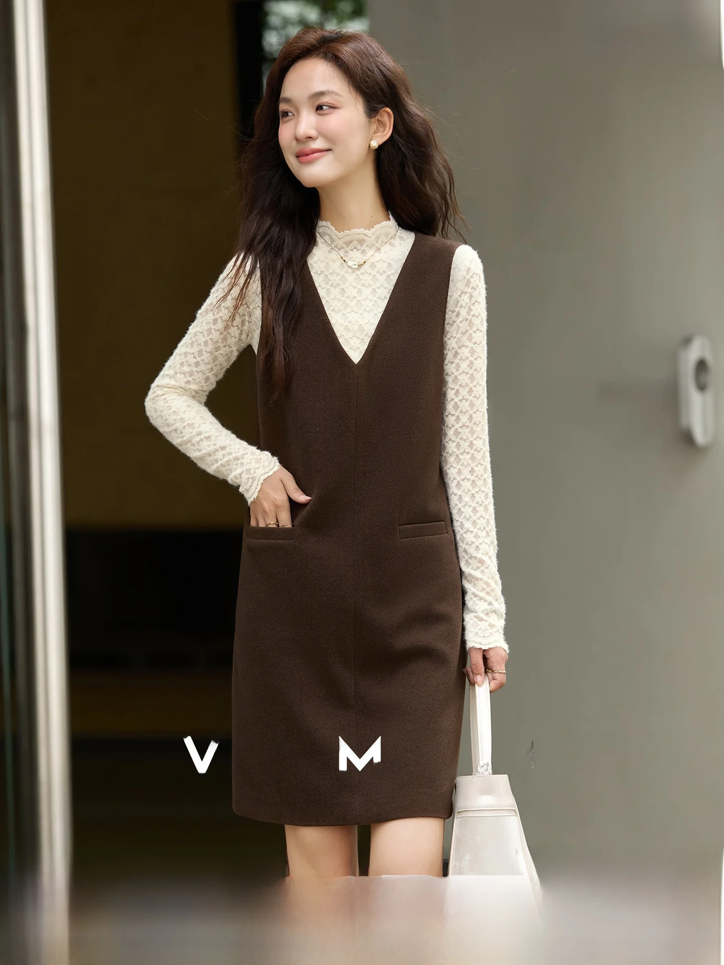 

Ele Winter Outfit Women's Lace Top And Vest Skirt Two-Piece Set High Elastici Nylon Fabric Polyester Straight Cut