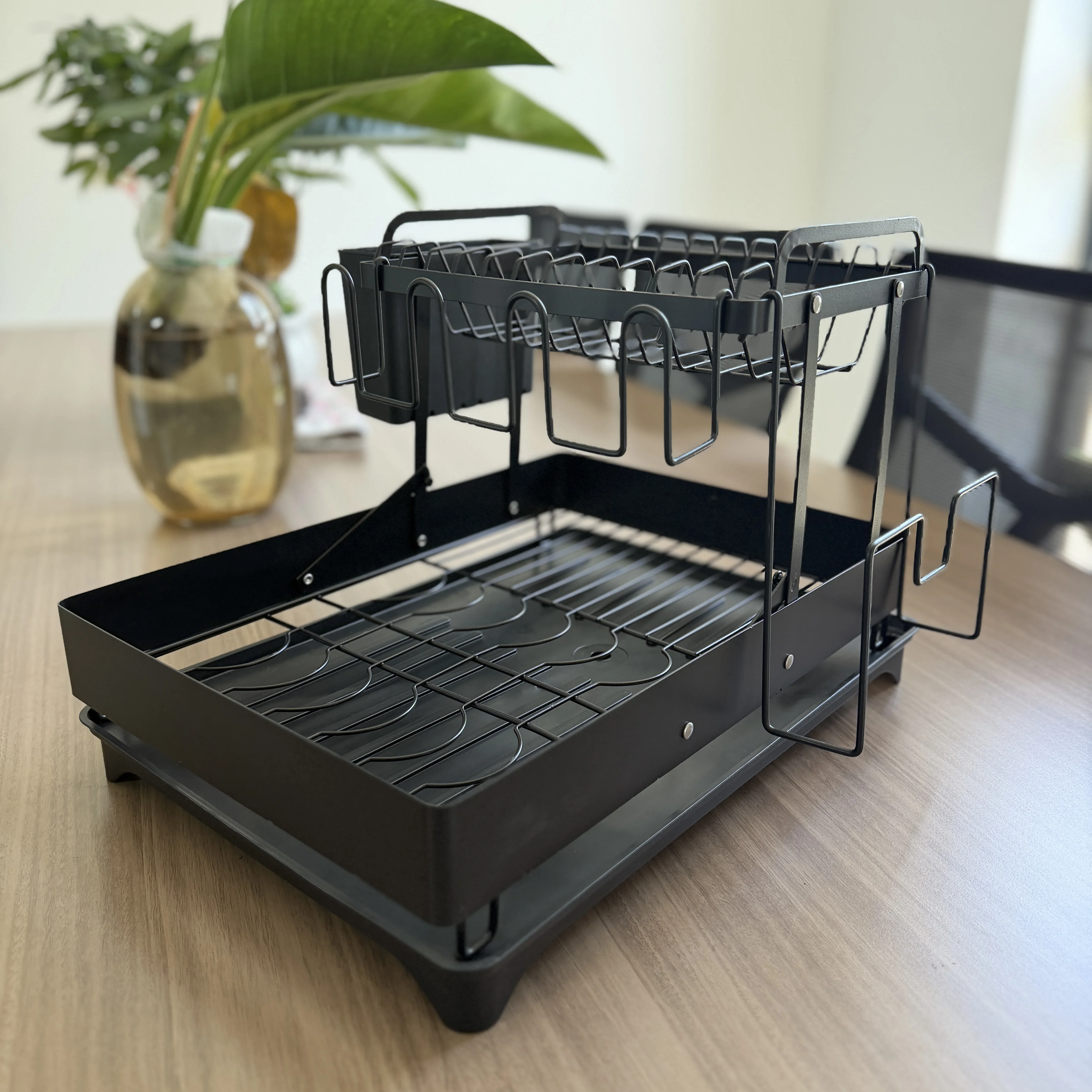 Egouttoir-a-vaisselle-extensible-a-2-niveaux-–-Egouttoir-de-cuisine-sur-evier-avec-plateau-de-drainage-ensemble-porte-ustensiles-et-porte-gobelets-resistant-a-la-rouille