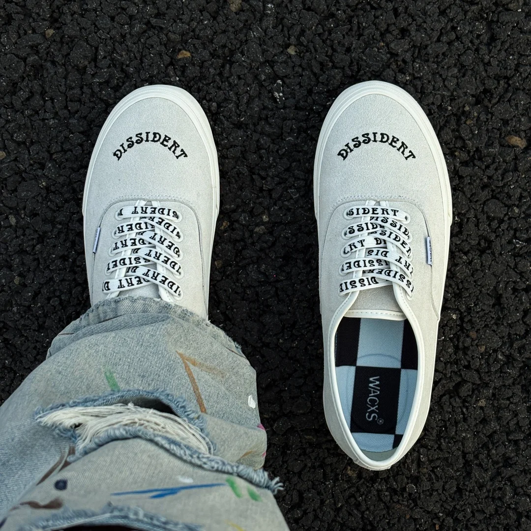 American Vintage Letter Print Low Top Skate Shoes for Men Women, NonSlip WearResistant Couple Sneakers Luxury Niche Design Str
