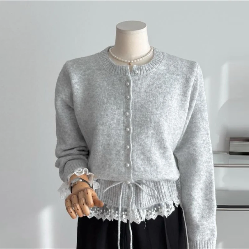 

Повседневный женский вязаный свитер, кружевной лоскутный трикотаж с жемчужными пуговицами, пуловеры со шнуровкой на поясе, новинка 2025, осенний женский топ