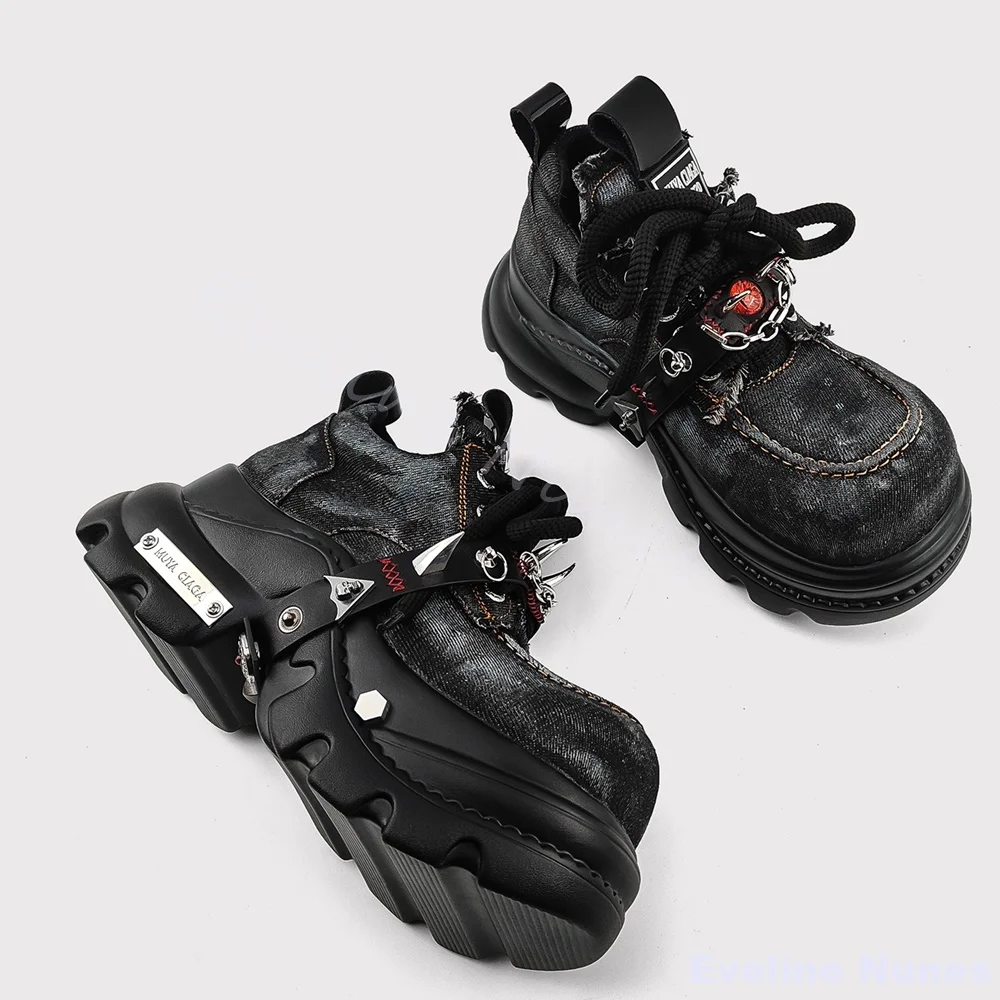 عين الشر فاسق الدنيم أحذية النساء زخرفة المعادن جولة تو منصة عبر تعادل حذاء كاجوال جديد الشرير النمط البريطاني حذاء مزود بفتحة للأصابع الكبيرة