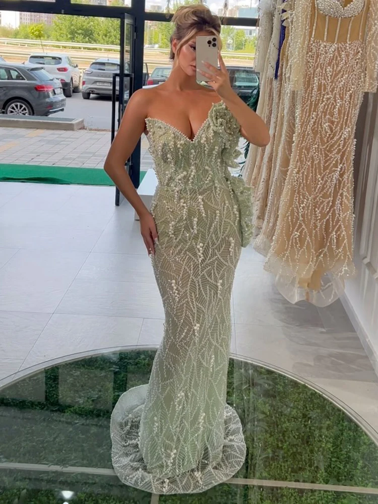 

Elegant Mint Green Beaded Diamonds Mermaid Long Dress with 3D Floral Accent V-Neck Formal Prom Gowns Vestidos De Cóctel
