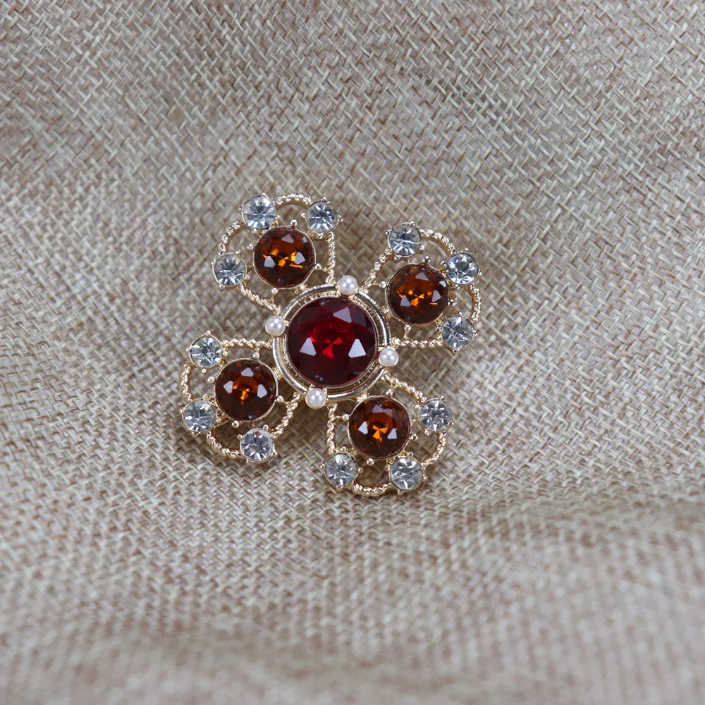 Classic Fashion Women Cross Rhinestone Brooches Pins Vintage Baroque Palace Luxury Jewelry Clothing Suit Brooch Pin Badges Gift