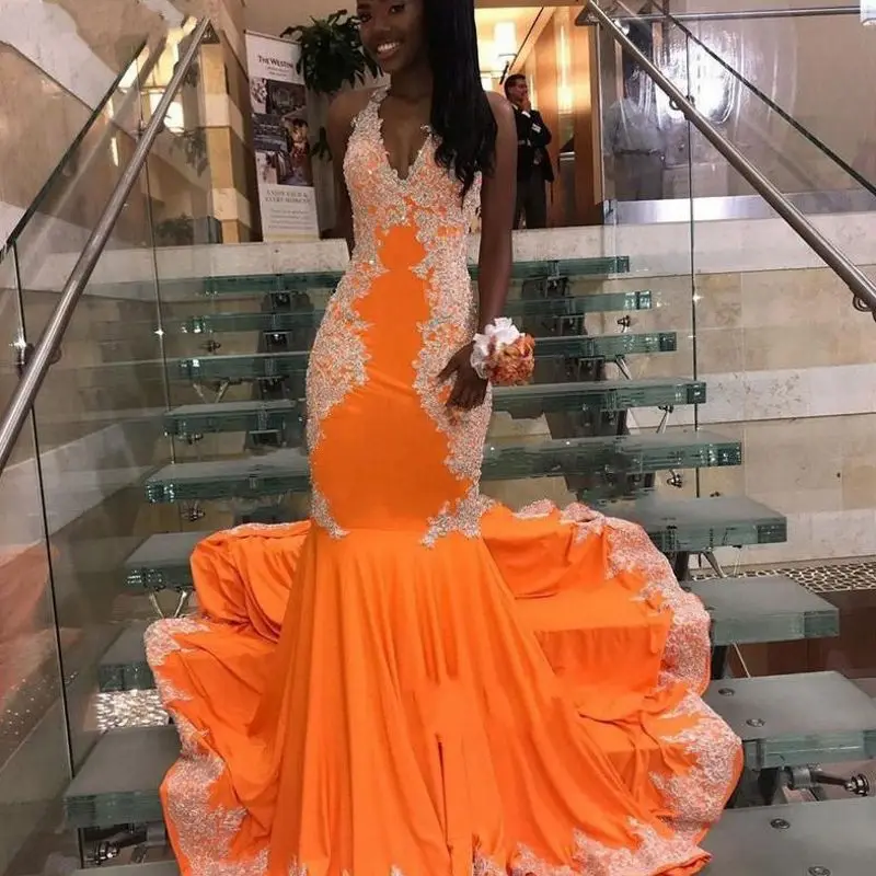 2025 Sexy Arabic Orange Mermaid Prom Party Dress Halter Opne Back Lace Appliques Satin Formal Evening Gowns Robe De Soiree