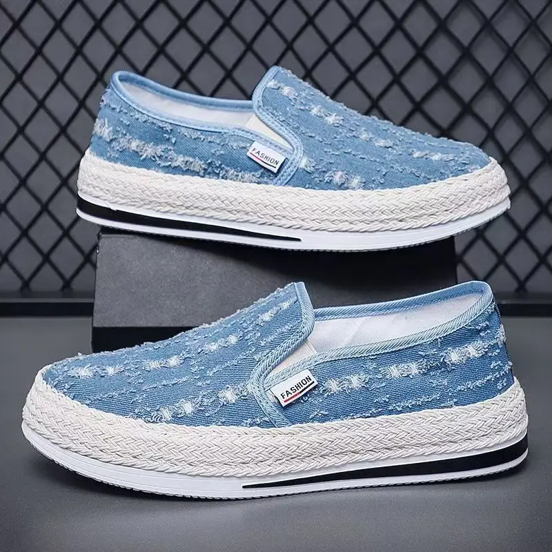 

Summer canvas men's shoes are versatile, sporty, casual, soft-soled, lightweight, breathable and anti-slip cloth shoes