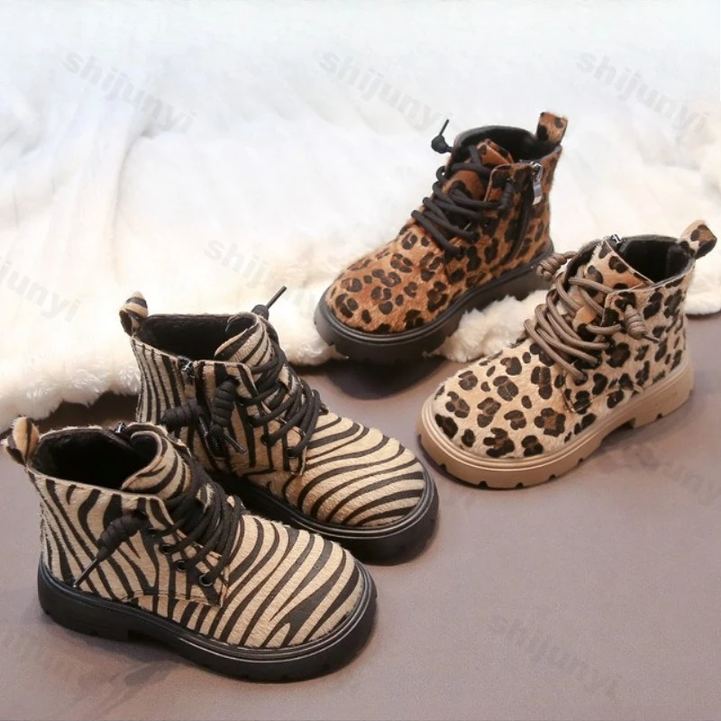 

Children's Fashion Leopard High Top Non Slip Plush Boots 2025 Winter New Boys' British Style Warm Hairy Comfortable Cotton Boots