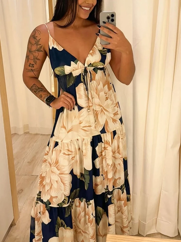 

New Floral Print Halter Summer Beach Dress Fashion V-neck Sleeveless Pleated Maxi Dress 2026 Ladies Sexy Backless Bohemian Dress