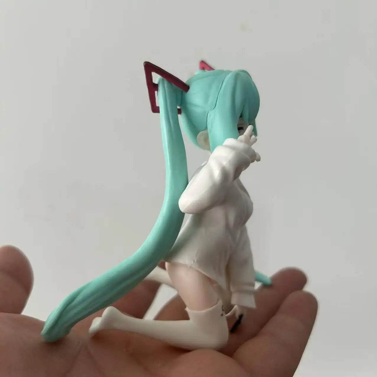 11cm 신작 애니메이션 하츠네 미쿠 고양이 귀 잠옷 귀여운 액션 피규어 PVC 모델 장난감 인형 조각상 책상 장식 자동차 장식품 선물